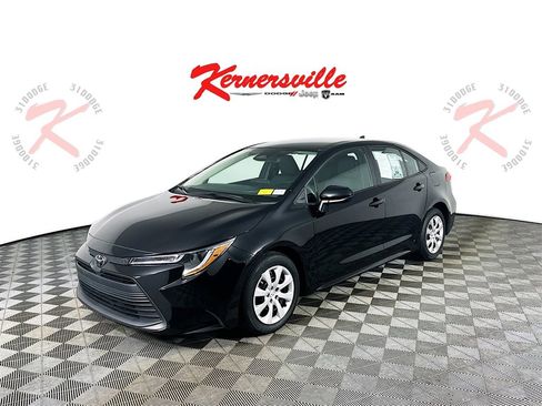 Used 2024 Toyota Corolla LE image 3