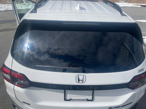 New 2025 Honda Pilot Black Edition image 14