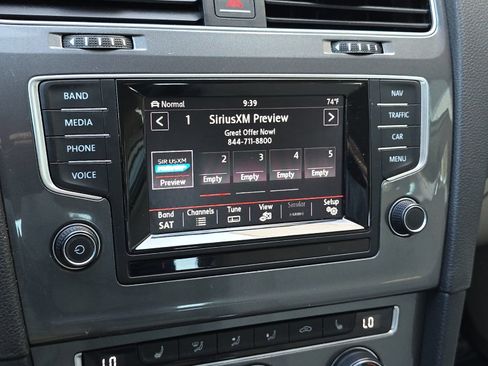 Used 2015 Volkswagen e-Golf SEL Premium FWD image 17