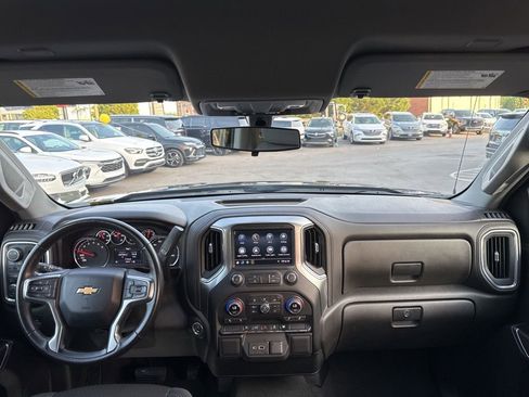 Used 2022 Chevrolet Silverado 1500 LT AWD/4WD image 21