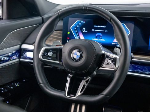 Certified 2023 BMW 760i xDrive AWD/4WD image 11