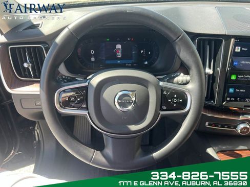 Used 2023 Volvo XC60 B5 Plus image 18