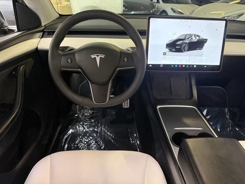 Used 2024 Tesla Model Y Performance AWD/4WD image 22
