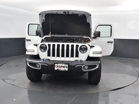Used 2023 Jeep Wrangler Unlimited Sahara image 44