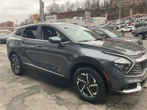 Certified 2023 Kia Sportage LX image 2