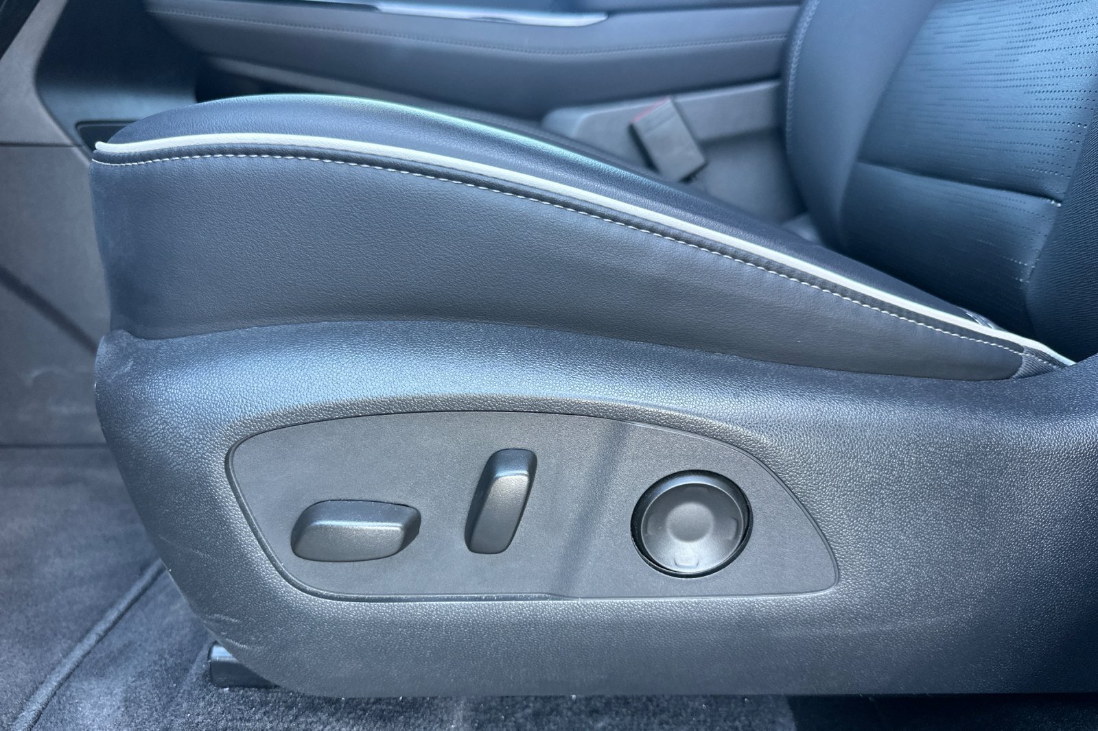 Used 2026 Buick Enclave Sport Touring FWD image 13