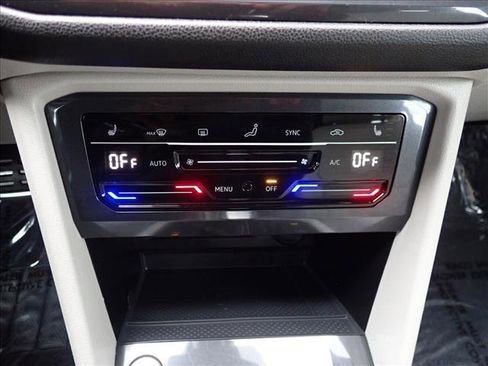 Used 2024 Volkswagen Tiguan SE R-Line AWD/4WD image 23