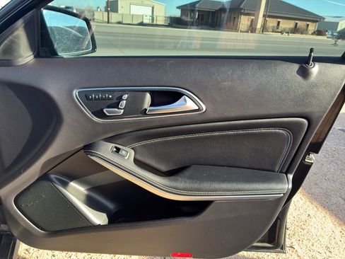 Used 2019 Mercedes-Benz GLA 250 4MATIC image 17