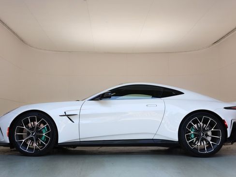 New 2025 Aston Martin V8 Vantage Coupe image 4