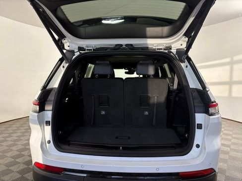 Certified 2023 Jeep Grand Cherokee L Laredo image 9