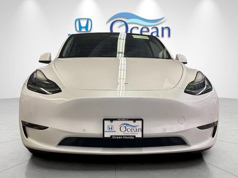 Used 2022 Tesla Model Y Long Range image 8