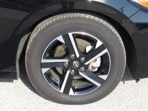 Used 2025 Nissan Sentra SV FWD image 8