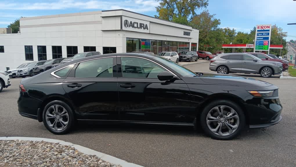 Used 2023 Honda Accord EX image 7