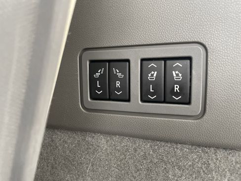 Certified 2023 Cadillac XT6 Premium Luxury w/ LPO, Floor Liner Package image 18