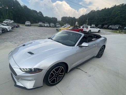 Used 2018 Ford Mustang Premium RWD image 10