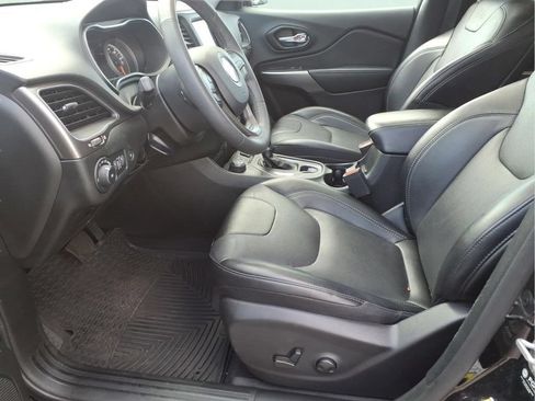 Used 2022 Jeep Cherokee Latitude Lux w/ Sun & Sound Group AWD/4WD image 15
