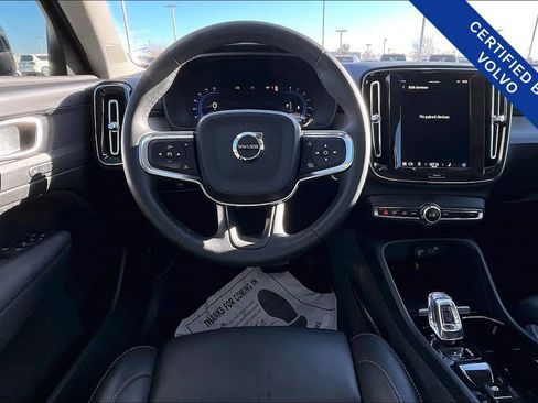 Used 2024 Volvo XC40 B5 Plus image 7