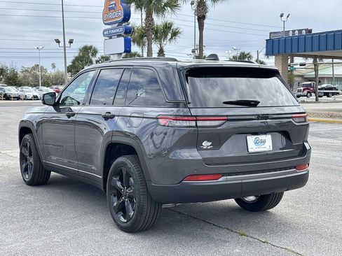 New 2026 Jeep Grand Cherokee Limited w/ Limited Altitude Package RWD image 3