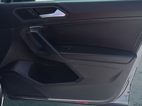 Used 2021 Volkswagen Tiguan SEL image 10