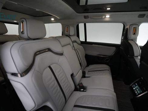 Used 2023 Rivian R1S Adventure AWD/4WD image 5