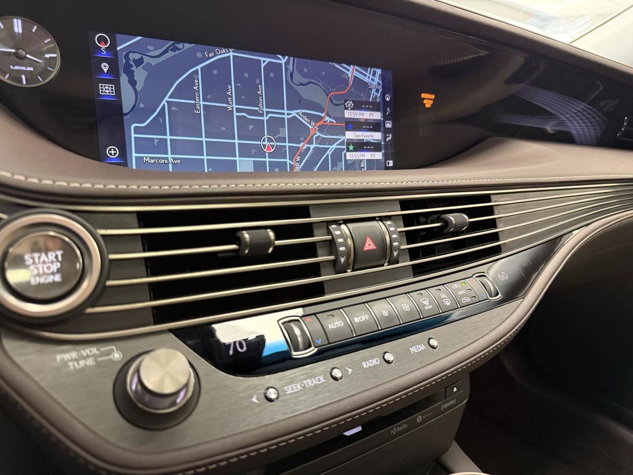 Used 2018 Lexus LS 500 w/ Accessory Package (Z2) RWD image 20