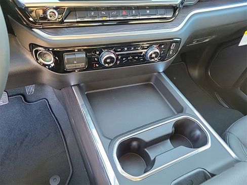 New 2026 GMC Sierra 2500 SLT w/ SLT Premium Package image 27