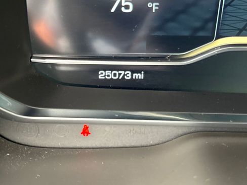 Used 2024 GMC Yukon SLT w/ SLT Premium Package image 26