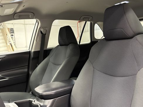 Used 2023 Toyota RAV4 LE image 5