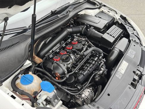 Used 2011 Volkswagen GTI 4-Door FWD image 16