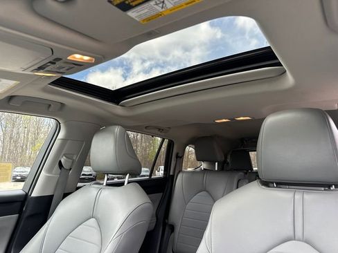 Used 2023 Toyota Highlander XLE image 36