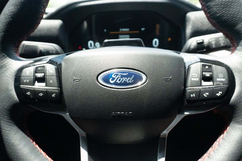 Used 2025 Ford Explorer ST-Line w/ Premium Package RWD image 27