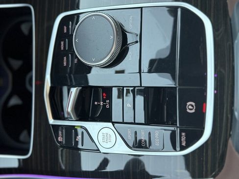 Used 2024 BMW X5 sDrive40i w/ Premium Package image 16