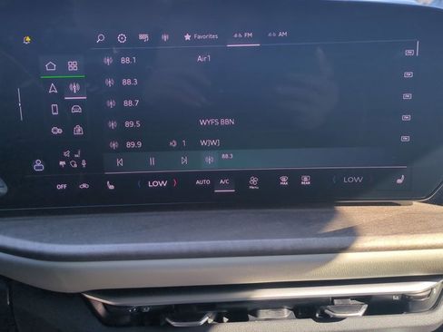 Used 2025 Audi Q5 Premium Plus w/ Premium Plus image 18