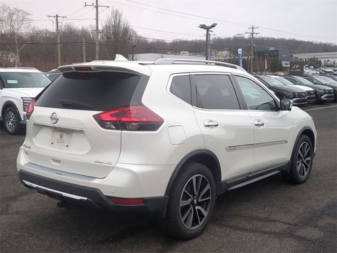 Used 2019 Nissan Rogue SL w/ Premium Package image 3