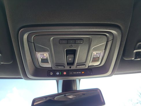 Used 2022 GMC Sierra 1500 AT4 w/ AT4 Preferred Package image 31