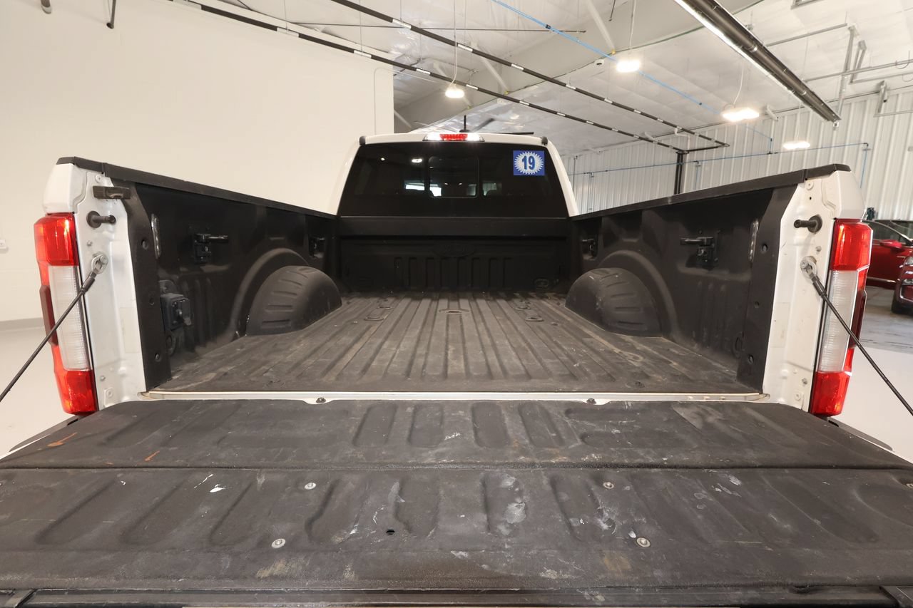 Used 2019 Ford F350 Lariat w/ Lariat Ultimate Package AWD/4WD image 16