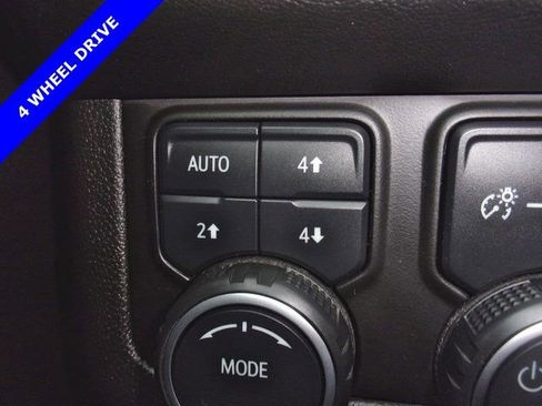 Used 2021 Chevrolet Suburban High Country image 11