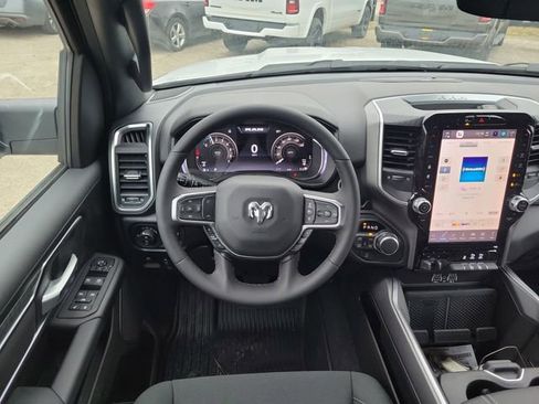 New 2026 RAM 1500 4x4 Crew Cab image 9