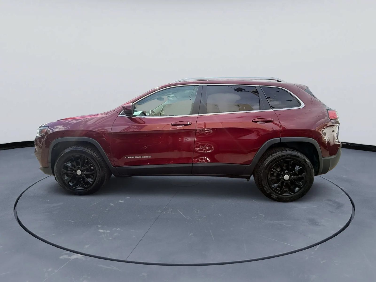 Used 2019 Jeep Cherokee Latitude w/ Popular Appearance Group AWD/4WD image 3