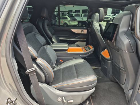 Used 2025 Lincoln Navigator Black Label AWD/4WD image 28