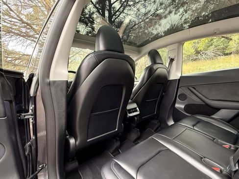 Used 2024 Tesla Model Y Long Range image 21