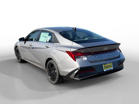 New 2026 Hyundai Elantra SEL Sport Premium image 3