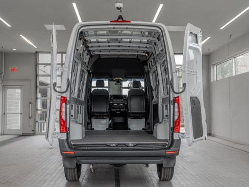 New 2025 Mercedes-Benz Sprinter 2500 image 16