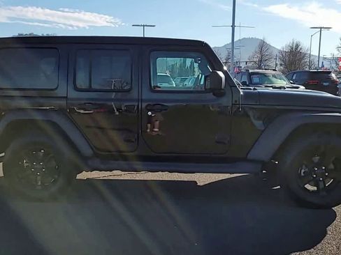 Used 2023 Jeep Wrangler Unlimited Sport image 9