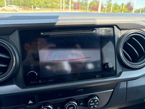 Used 2019 Toyota Tacoma TRD Off-Road w/ Technology Package AWD/4WD image 24