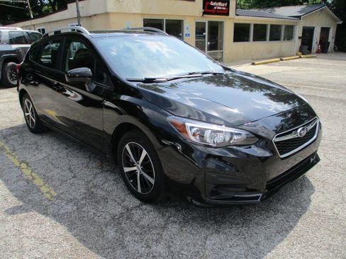 Used 2019 Subaru Impreza 2.0i Premium image 4