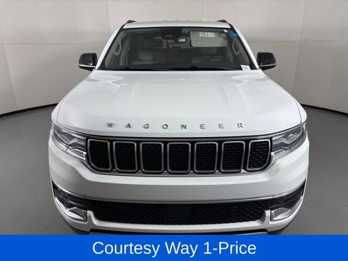 Used 2024 Jeep Wagoneer L Series II RWD image 5