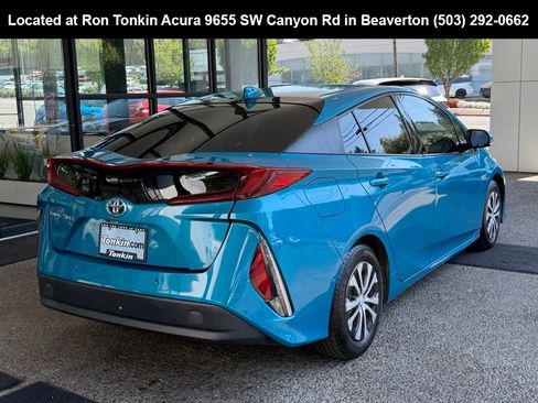 Used 2018 Toyota Prius Prime Advanced w/ Carpet Mat Package FWD image 7