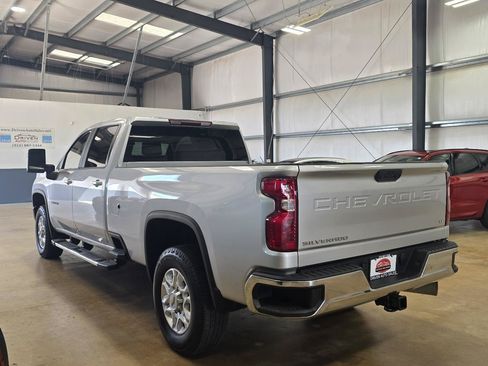 Used 2022 Chevrolet Silverado 2500 LT w/ Convenience Package AWD/4WD image 6