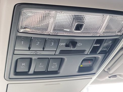 Used 2024 Toyota 4Runner Limited AWD/4WD image 32